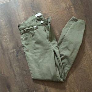 Chic Olive Skinny Jeans for Women